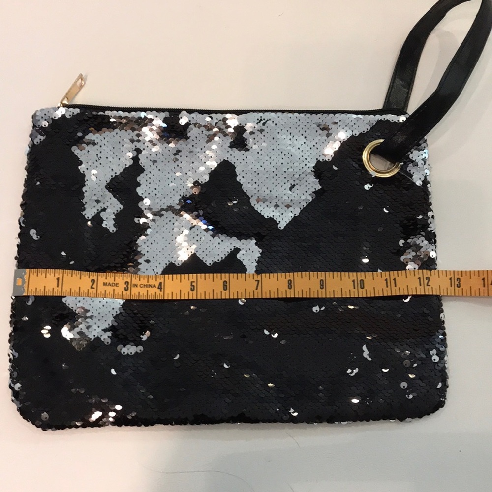 Sequins Black Silver Clutch